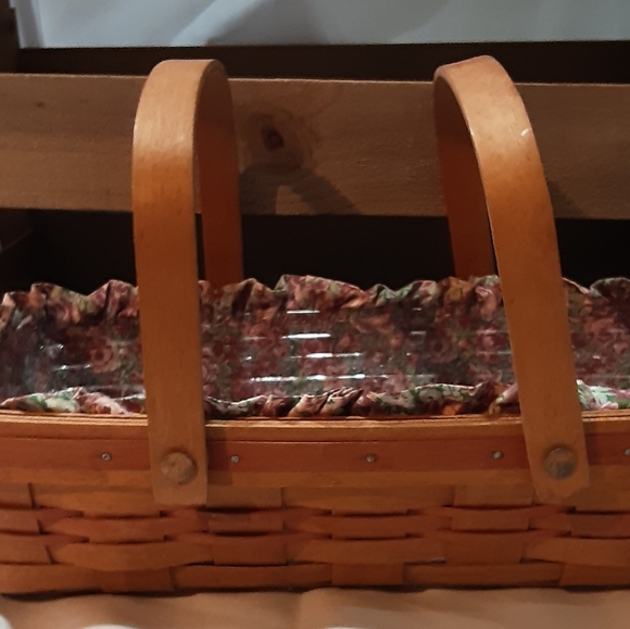 GRANDMA BONNIES MAY SERIES ROSE BASKET - Picture 1 of 7